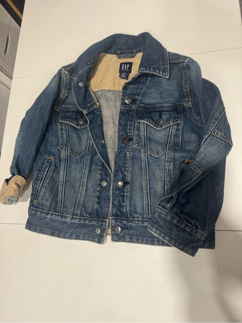 GAP Kids Denim Jean Jacket Size S 6-7 Classic Distressed Wash